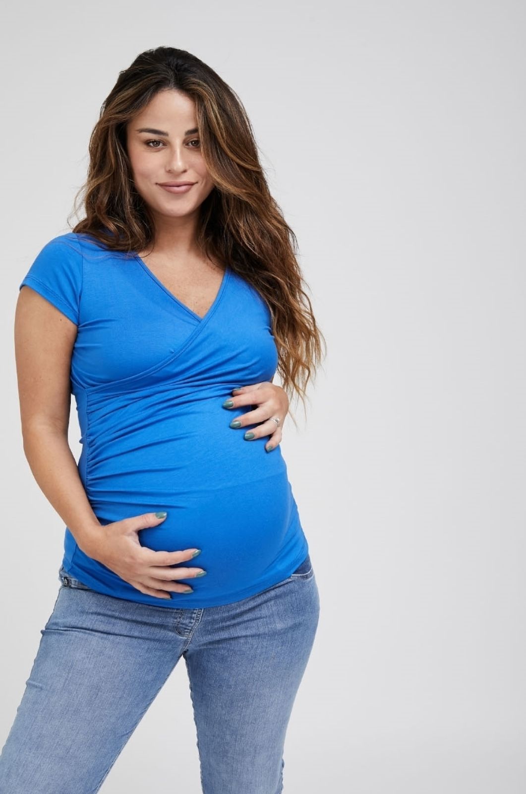 תמונה של חולצת מעטפת להריון ש.קצר כחולה