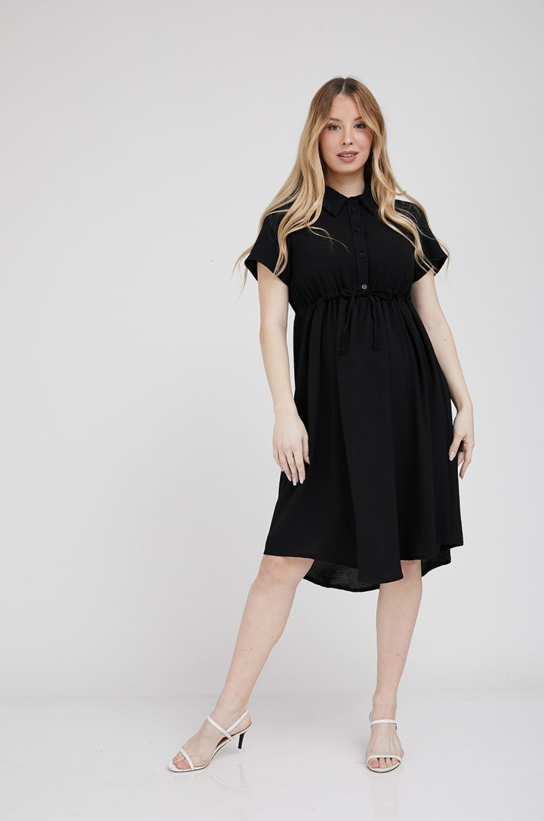 תמונה של שמלת הריון עם שרוך טריני שחורה