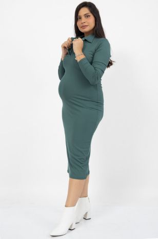 אישה לובשת שמלת ריב להריון צווארון פולו ירוק של אבישג ארבל