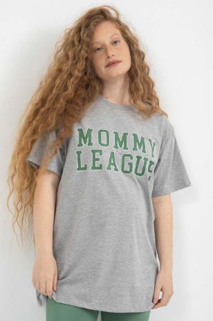 טי שירט MOMMY LEAGUE אפור ירוק