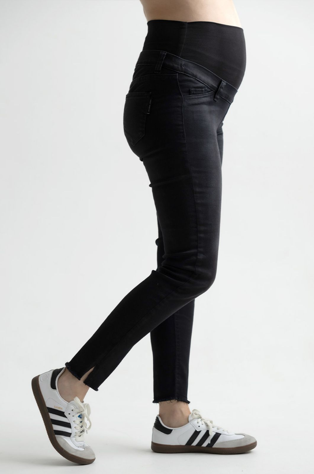 סקיני ג'ינס להריון שחור