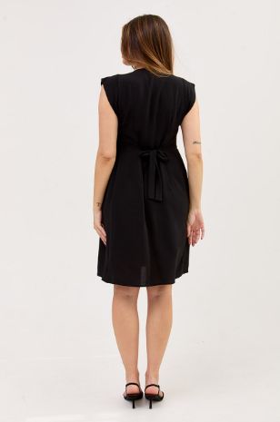 	אישה לובשת שמלה להריון אורין שחורה - אבישג ארבל