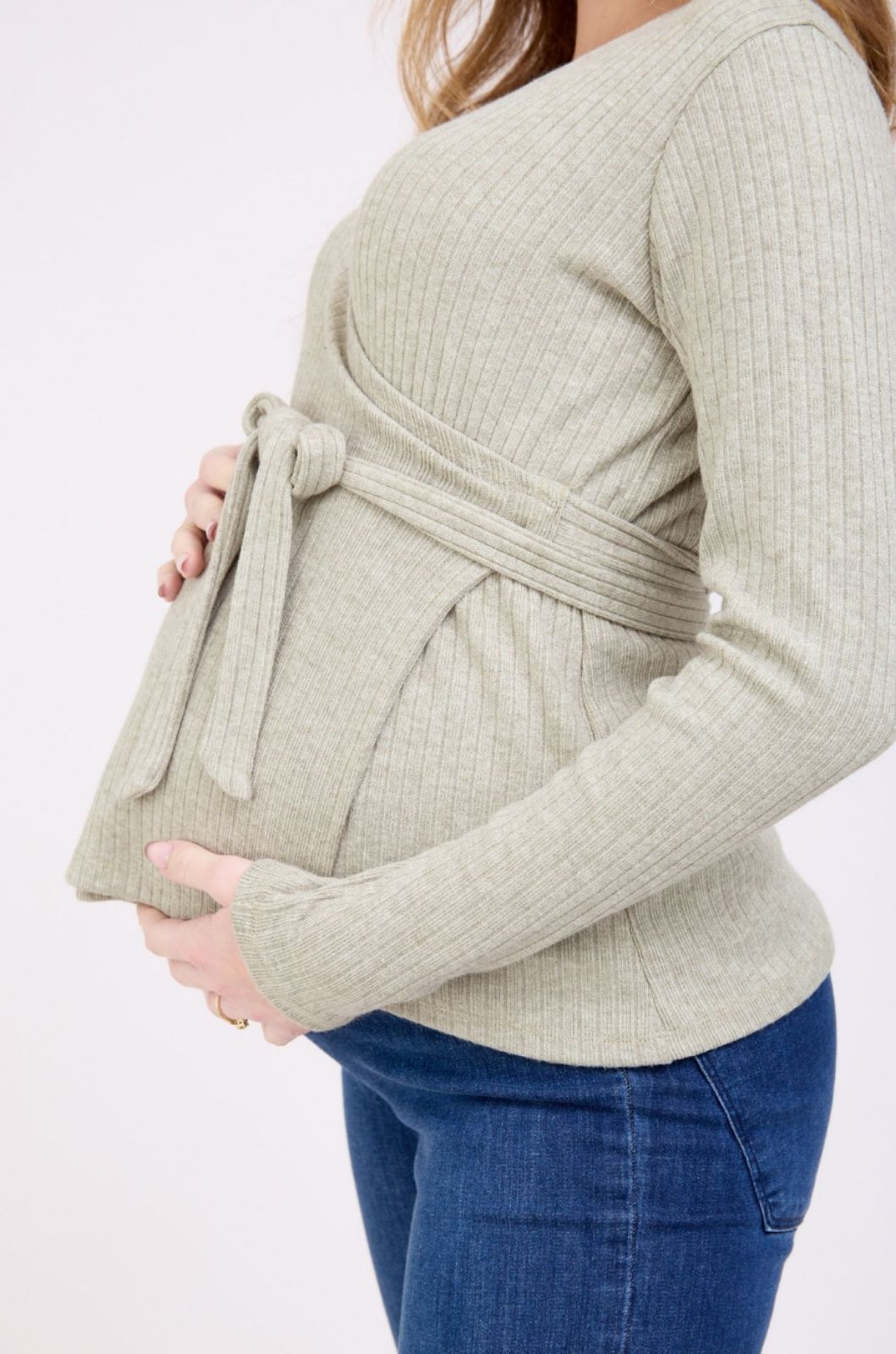 סריג מעטפת להריון עם חגורת קשר בצבע זית בהיר