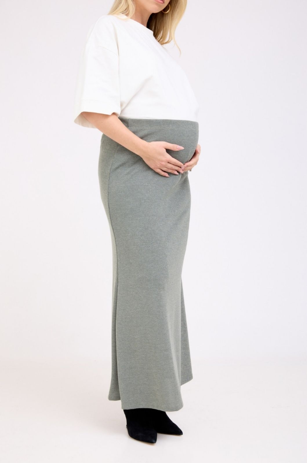 חצאית סריג להריון מקסי מרווה של אבישג ארבל