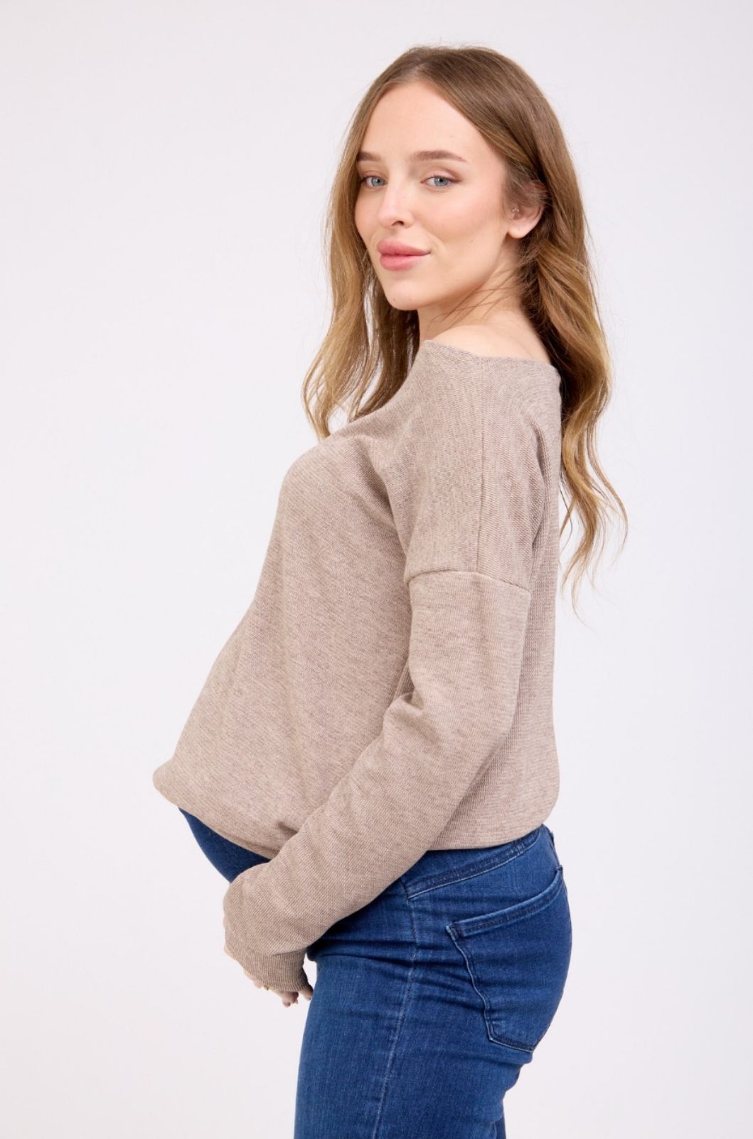 סריג הריון מחשוף סירה חול של אבישג ארבל