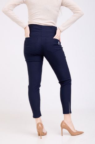 מכנסי הריון אן נייבי של אבישג ארבל