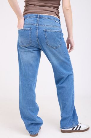 ג'ינס הריון כחול בהיר של אבישג ארבל