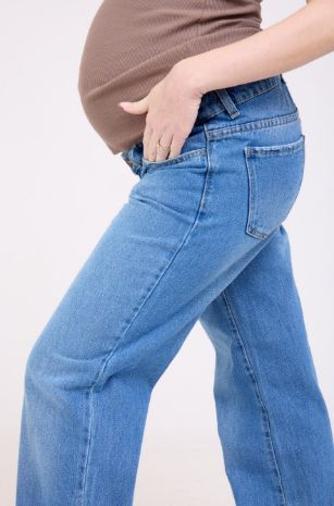 ג'ינס להריון כחול בהיר של אבישג ארבל