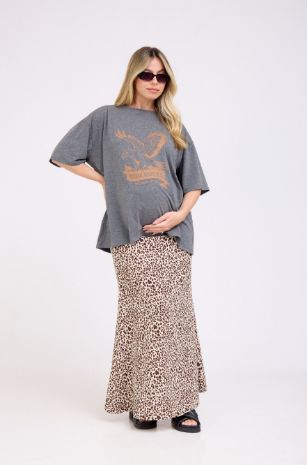  ישה לובשת טי שירט הריון מרנגו