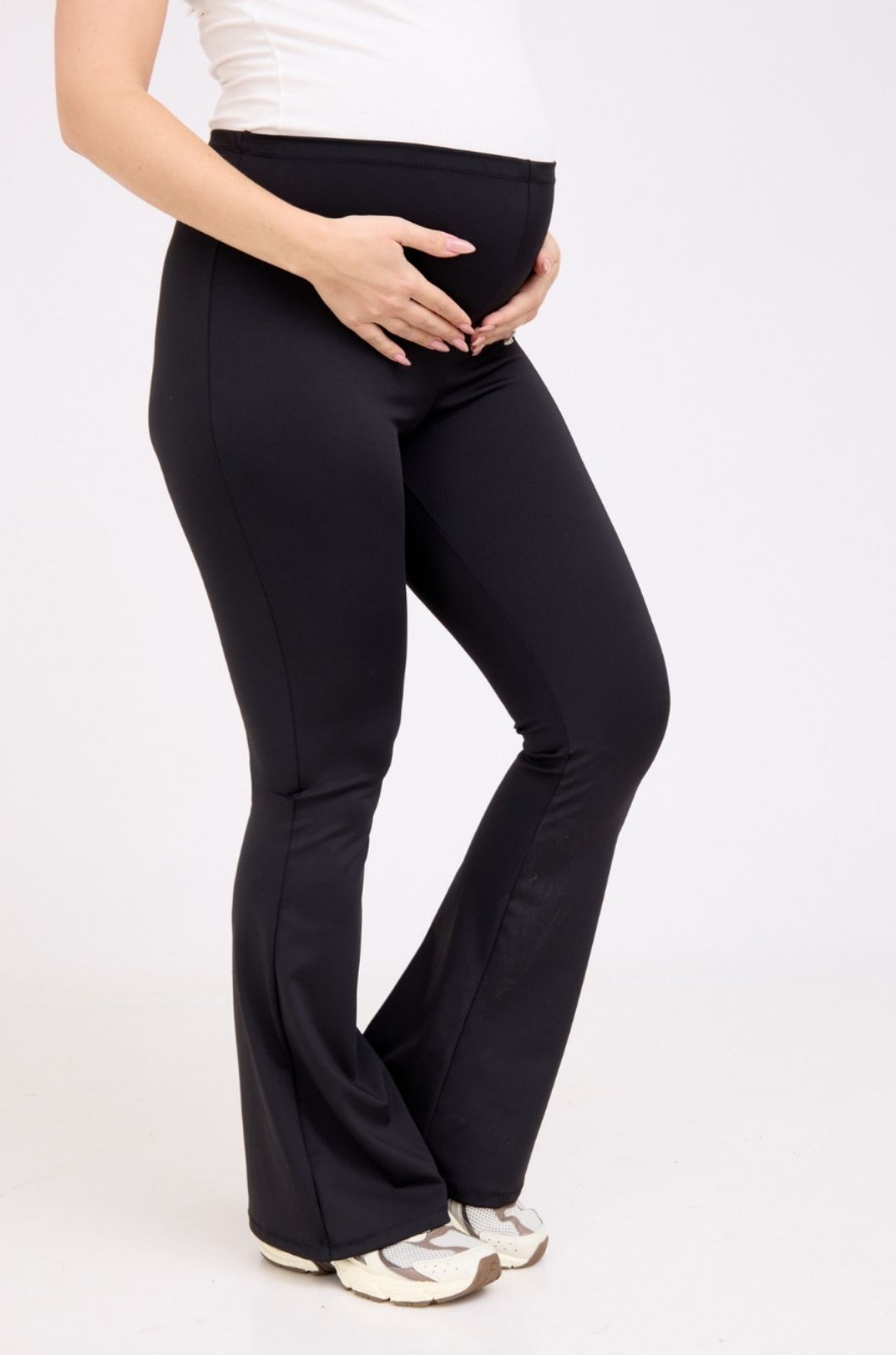 מכנסי הריון טליה שחורים של אבישג ארבל