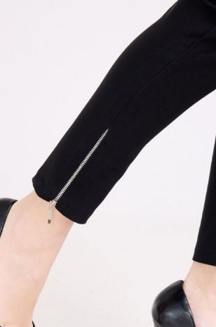 מכנסי הריון צמודים שחורים