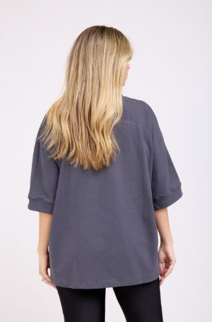 טי שירט הריון אוברסייז ורדה אפור פלדה של אבישג ארבל