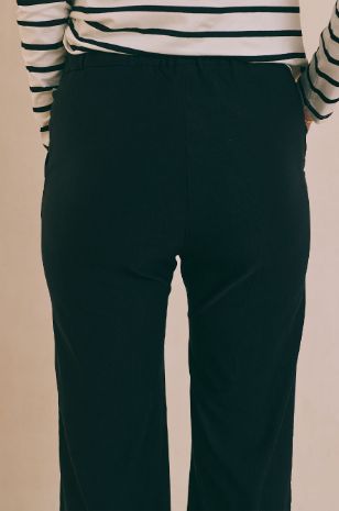 מכנסי הריון עם גומי שחורים