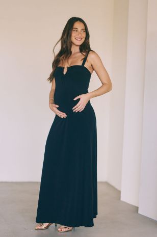 שמלת הריון ספיר שחורה של אבישג ארבל