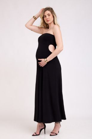 שלמור שטרויזמן לובשת שמלת סטרפלס שחורה של אבישג ארבל