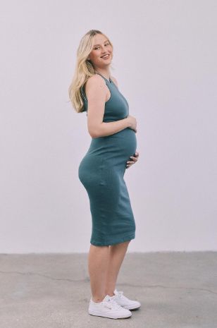 שמלת הריון לקיץ במד ריב מרווה