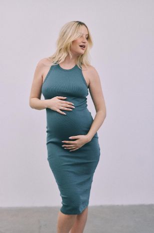 שמלת הריון לקיץ במד ריב מרווה