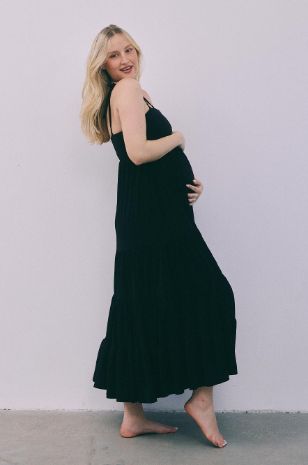 שמלת הריון קומות שחורה אבישג ארבל