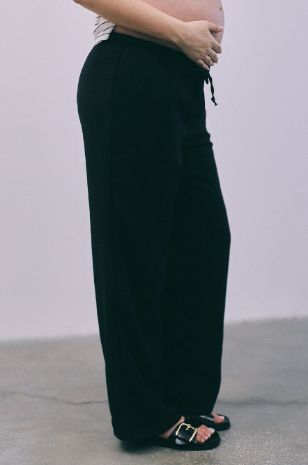 מכנסי הריון תמוז שחורים של אבישג ארבל