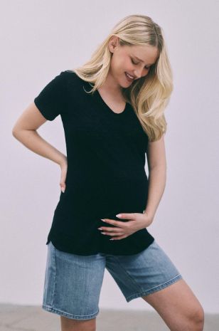 חולצת הריון טומי ש.קצר שחורה של אבישג ארבל