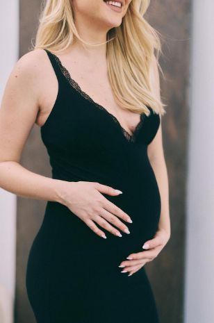 שמלת הריון ירדן שחורה של אבישג ארבל